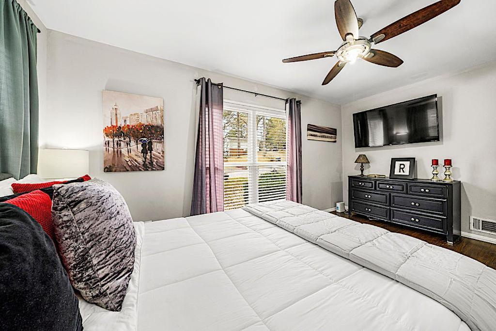 Goodkarma Rentals Refreshed Smyrna Home Near Battery Atl Half Mile To Interstateアトランタ エクステリア 写真